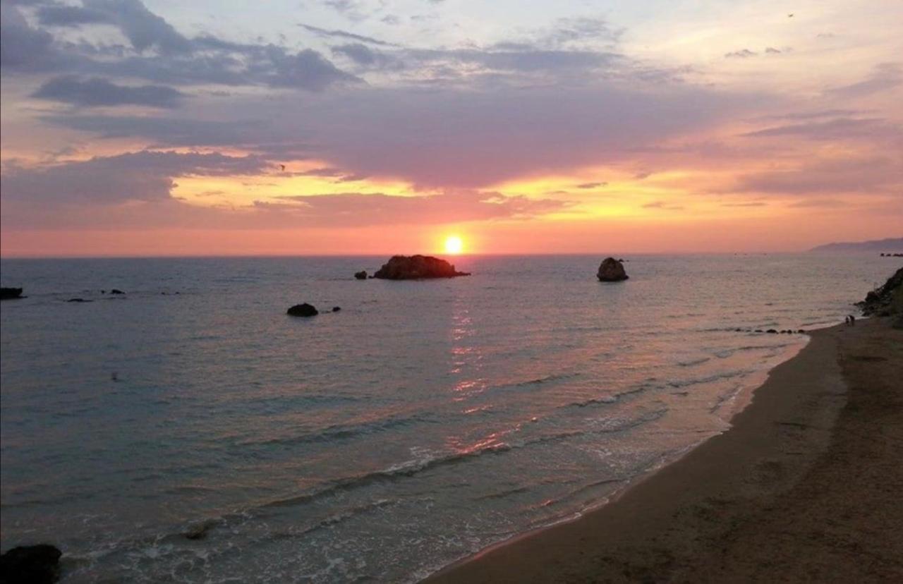 Stefanias Prasoudi Beach Ágios Matthaíos Esterno foto