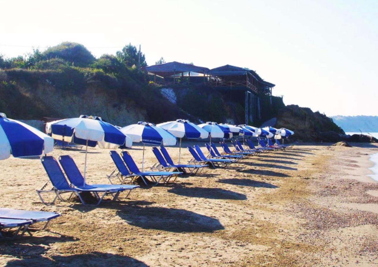 Stefanias Prasoudi Beach Ágios Matthaíos Esterno foto